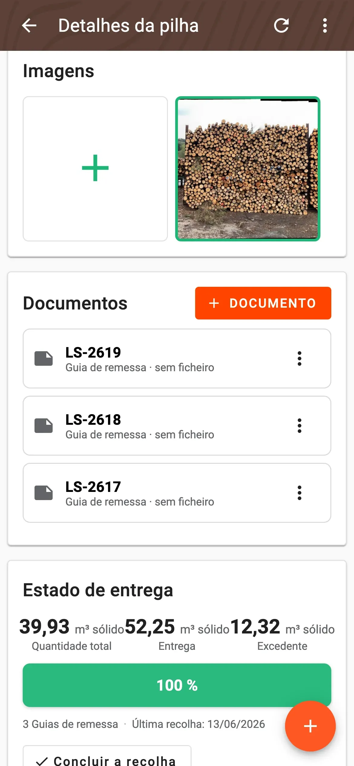 Lista de documentos na página de detalhe da pilha com guia de remessa, fatura, medição na fábrica e mais