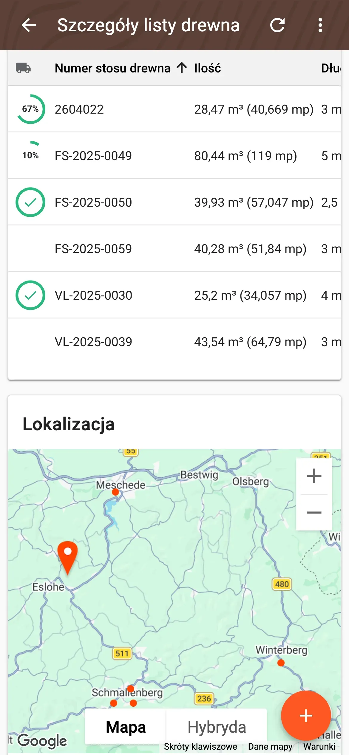 Przegląd stosów listy drewna z postępem dostawy dla każdego stosu