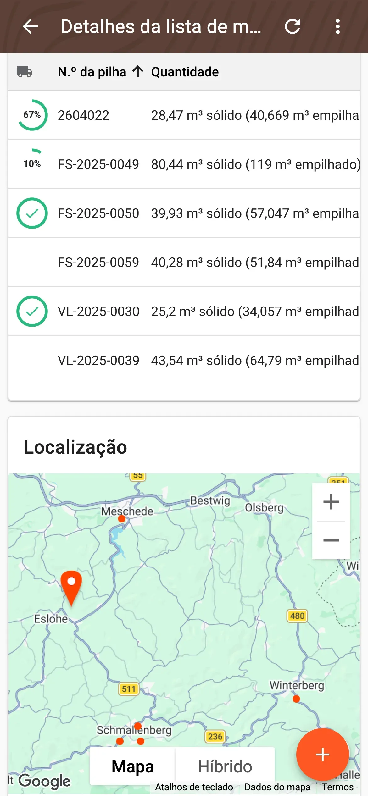 Vista geral das pilhas da lista de madeira com o progresso de entrega de cada pilha